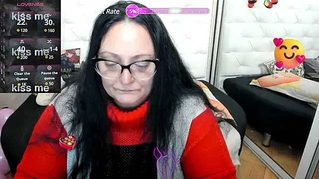 Snapshot of lady_lauren chatting on 02-19-25, 06:00 lady lauren online show from 02-19-25, 06:00