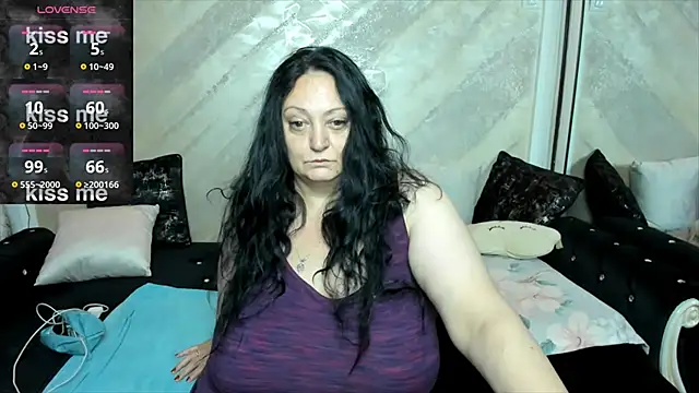 Snapshot of lady_lauren chatting on 10-20-25, 04:02 lady lauren online show from 10-20-25, 04:02