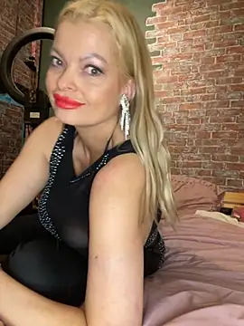 Lisavontease online show from 10-26-25, 06:36