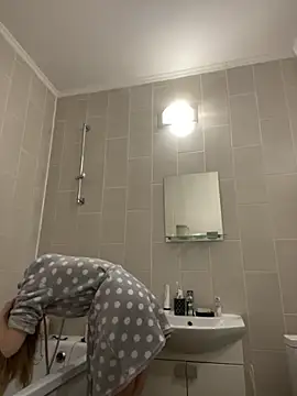 MaryHiggins online show from 11-10-25, 01:54