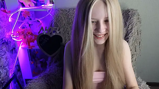 sarakaell online show from 11-19-25, 03:06