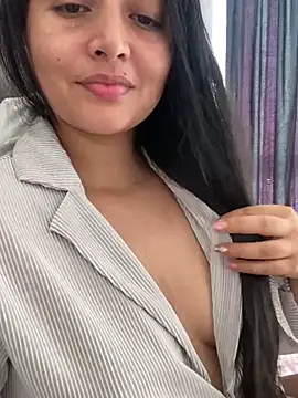 Snapshot of vellaAngel chatting on 12-15-24, 04:15 vellaAngel online show from 12-15-24, 04:15