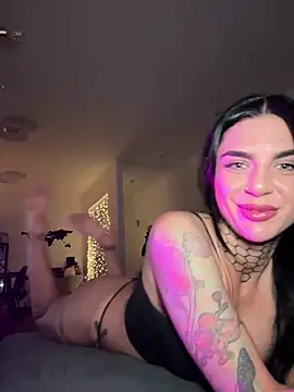 LexiCoco online show from 12-08-24, 06:22