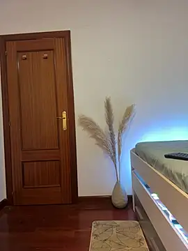 Snapshot of redheaddoll22 chatting on 01-10-25, 05:13 redheaddoll22 online show from 01-10-25, 05:13