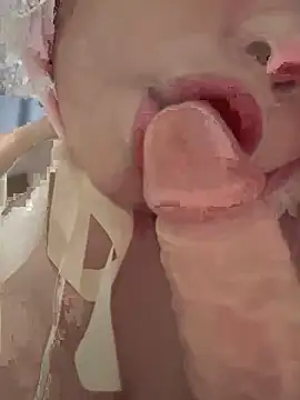 Snapshot of seraphine23 chatting on 02-22-25, 06:39 seraphine23 online show from 02-22-25, 06:39