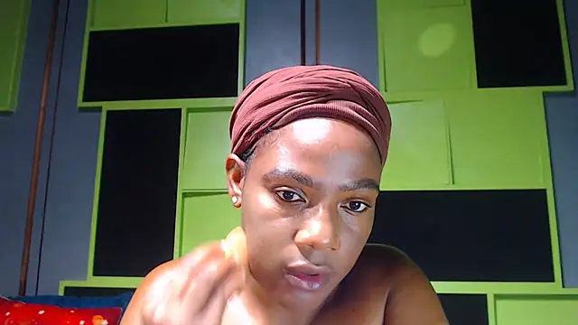 Snapshot of SexyAssDivaxxx chatting on 02-28-25, 04:32 SexyAssDivaxxx online show from 02-28-25, 04:32