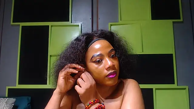 Snapshot of SexyAssDivaxxx chatting on 09-13-25, 04:01 SexyAssDivaxxx online show from 09-13-25, 04:01