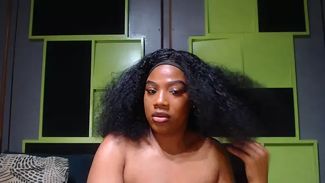 Snapshot of SexyAssDivaxxx chatting on 10-28-25, 05:33 SexyAssDivaxxx online show from 10-28-25, 05:33