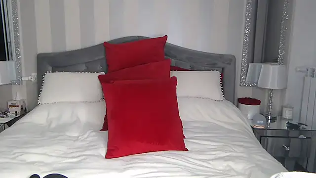 LuanaColucci online show from 02-12-26, 02:45