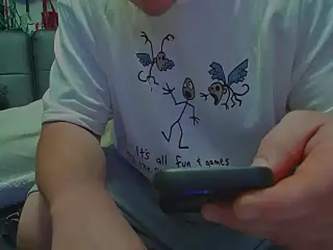 Snapshot of AwesomePapaya chatting on 11-22-25, 11:37 AwesomePapaya online show from 11-22-25, 11:37