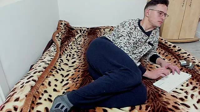 sexxymuscles4u online show from 12-21-24, 12:49