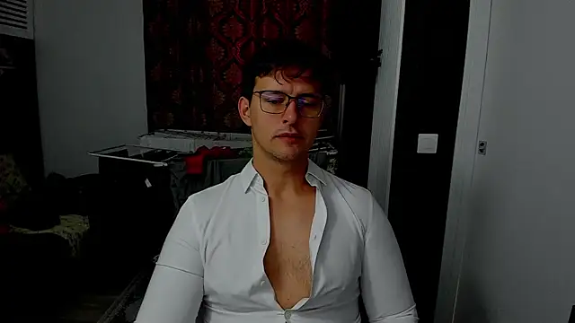 sexxymuscles4u online show from 10-30-25, 09:22