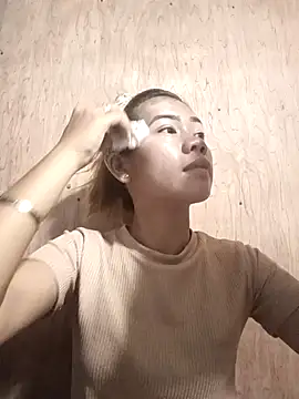 Snapshot of Cutie_body11 chatting on 01-25-25, 11:43 Cutie body11 online show from 01-25-25, 11:43