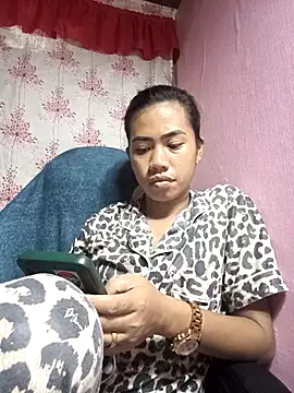 Snapshot of Cutie_body11 chatting on 09-11-25, 12:44 Cutie body11 online show from 09-11-25, 12:44