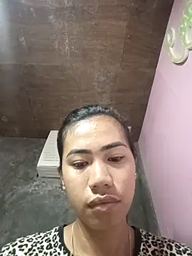 Snapshot of Cutie_body11 chatting on 10-08-25, 10:29 Cutie body11 online show from 10-08-25, 10:29