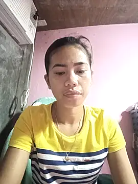 Snapshot of Cutie_body11 chatting on 10-27-25, 11:20 Cutie body11 online show from 10-27-25, 11:20