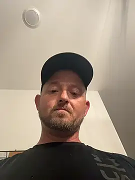 Snapshot of smokeymt420 chatting on 09-25-25, 05:11 smokeymt420 online show from 09-25-25, 05:11