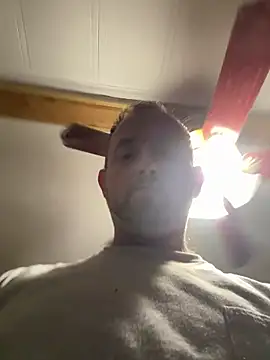 Snapshot of smokeymt420 chatting on 10-31-25, 04:46 smokeymt420 online show from 10-31-25, 04:46