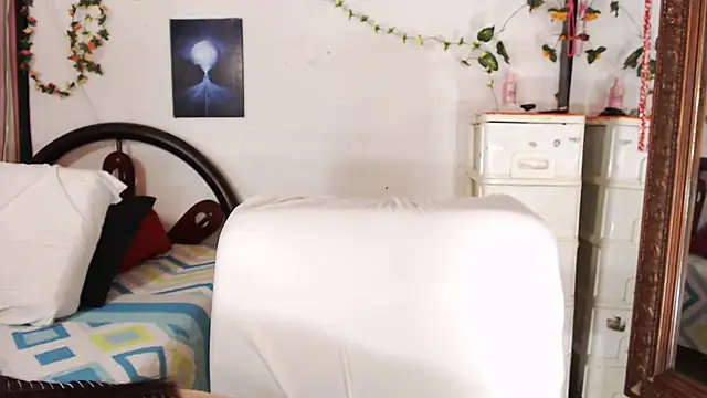 Estefani 32 online show from 09-11-25, 04:40