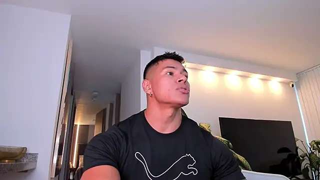 Snapshot of christ_chad2 chatting on 10-07-25, 10:18 christ chad2 online show from 10-07-25, 10:18