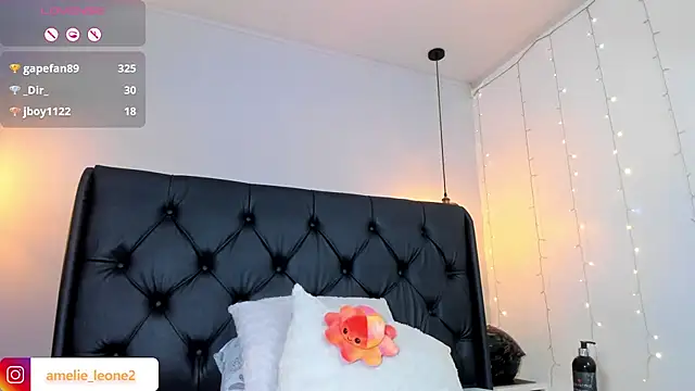 AMELIELEONE online show from 02-17-25, 04:26