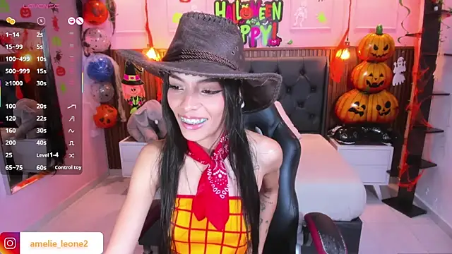 AMELIELEONE online show from 10-31-25, 01:01