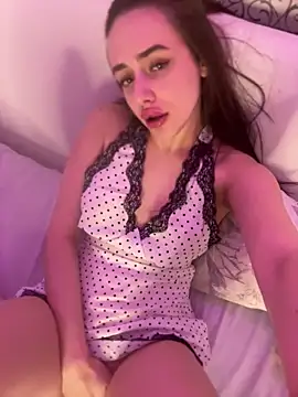 Snapshot of Lisaaan chatting on 10-04-25, 02:15 Lisaaan online show from 10-04-25, 02:15