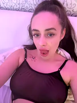 Snapshot of Lisaaan chatting on 10-16-25, 12:50 Lisaaan online show from 10-16-25, 12:50