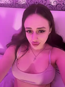 Snapshot of Lisaaan chatting on 11-21-25, 02:27 Lisaaan online show from 11-21-25, 02:27