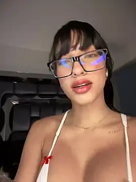 DulceLenns online show from 03-08-25, 09:40