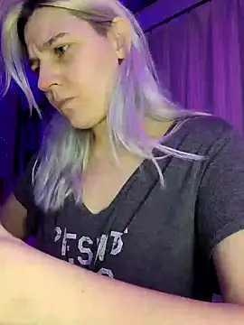 ScarletCallings420 online show from 12-25-24, 02:57