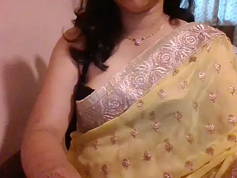 Snapshot of Pinky_4 chatting on 10-28-25, 09:24 Pinky 4 online show from 10-28-25, 09:24