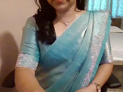 Snapshot of Pinky_4 chatting on 11-16-25, 10:43 Pinky 4 online show from 11-16-25, 10:43