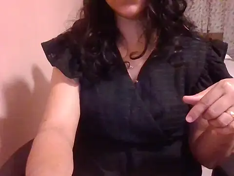 Snapshot of Pinky_4 chatting on 12-01-25, 02:33 Pinky 4 online show from 12-01-25, 02:33