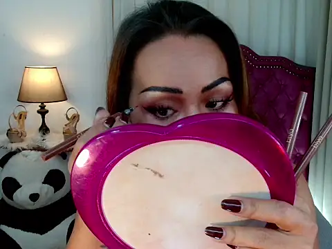 Snapshot of DreamLADYBOY chatting on 01-18-26, 07:39 DreamLADYBOY online show from 01-18-26, 07:39