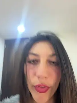 Snapshot of MiaJones21 chatting on 07-31-26, 01:16 MiaJones21 online show from 07-31-26, 01:16