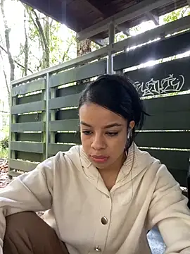 trianawhite online show from 11-29-25, 03:15