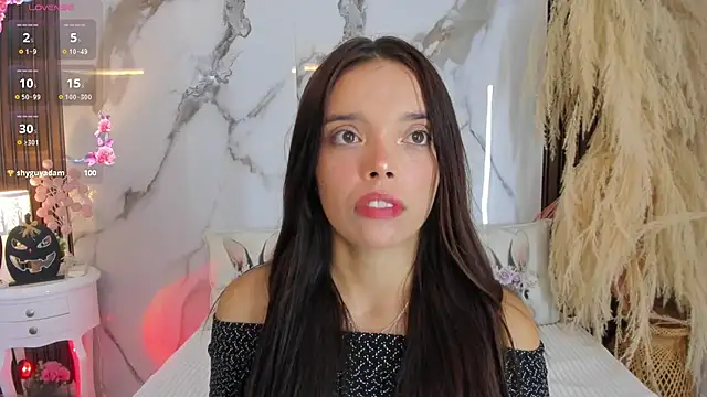 hannahill69 online show from 10-17-25, 04:48