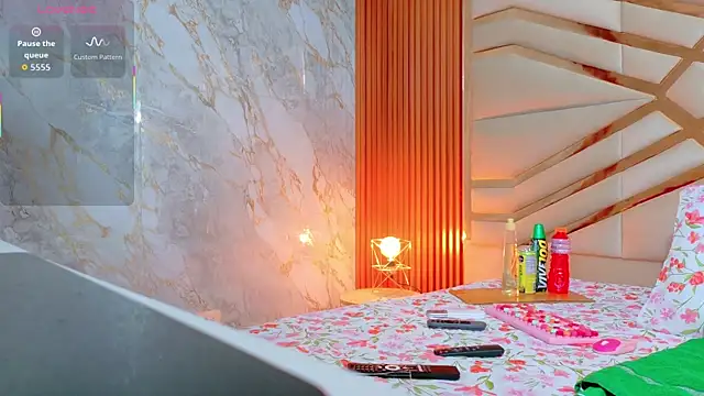 mommywebcam online show from 10-24-25, 02:19