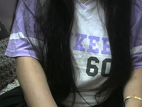 Bold-Radhika online show from 11-18-25, 02:32