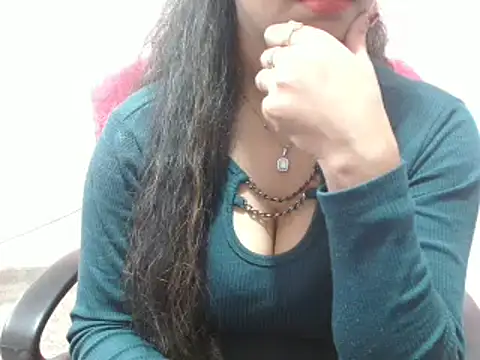 Snapshot of LovingPihu chatting on 02-06-25, 11:43 LovingPihu online show from 02-06-25, 11:43