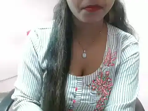 Snapshot of LovingPihu chatting on 02-07-25, 08:22 LovingPihu online show from 02-07-25, 08:22