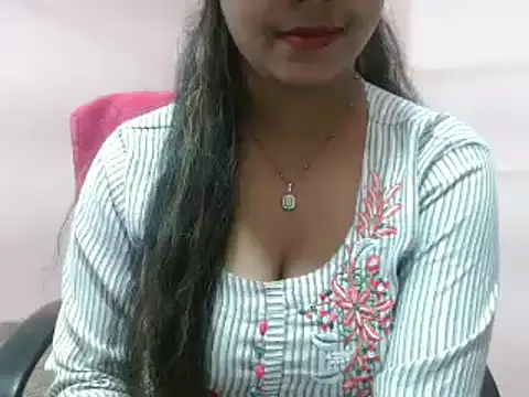 Snapshot of LovingPihu chatting on 02-07-25, 11:23 LovingPihu online show from 02-07-25, 11:23