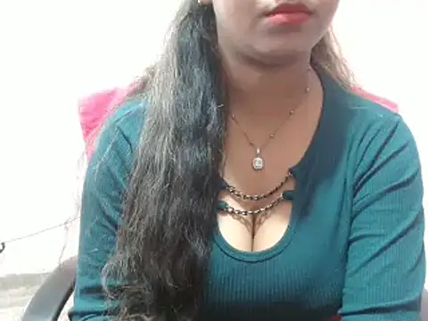 Snapshot of LovingPihu chatting on 02-13-25, 08:06 LovingPihu online show from 02-13-25, 08:06