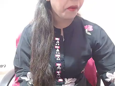 Snapshot of LovingPihu chatting on 02-14-25, 05:19 LovingPihu online show from 02-14-25, 05:19