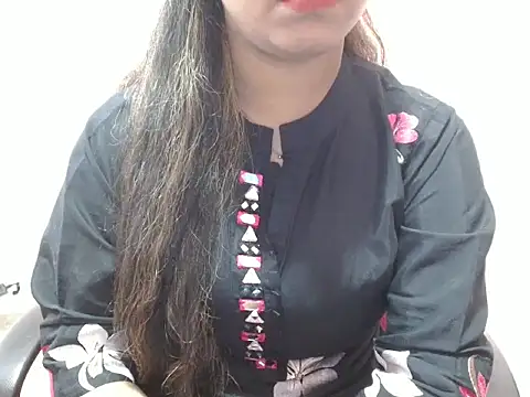 Snapshot of LovingPihu chatting on 02-14-25, 08:21 LovingPihu online show from 02-14-25, 08:21