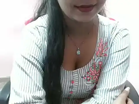 Snapshot of LovingPihu chatting on 02-24-25, 06:05 LovingPihu online show from 02-24-25, 06:05