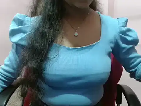 Snapshot of LovingPihu chatting on 03-12-25, 10:37 LovingPihu online show from 03-12-25, 10:37