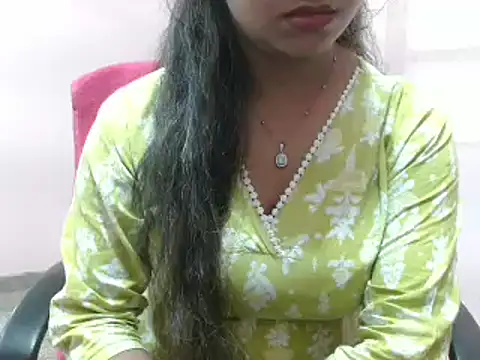 Snapshot of LovingPihu chatting on 03-15-25, 05:41 LovingPihu online show from 03-15-25, 05:41
