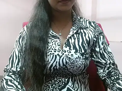 Snapshot of LovingPihu chatting on 03-17-25, 11:21 LovingPihu online show from 03-17-25, 11:21